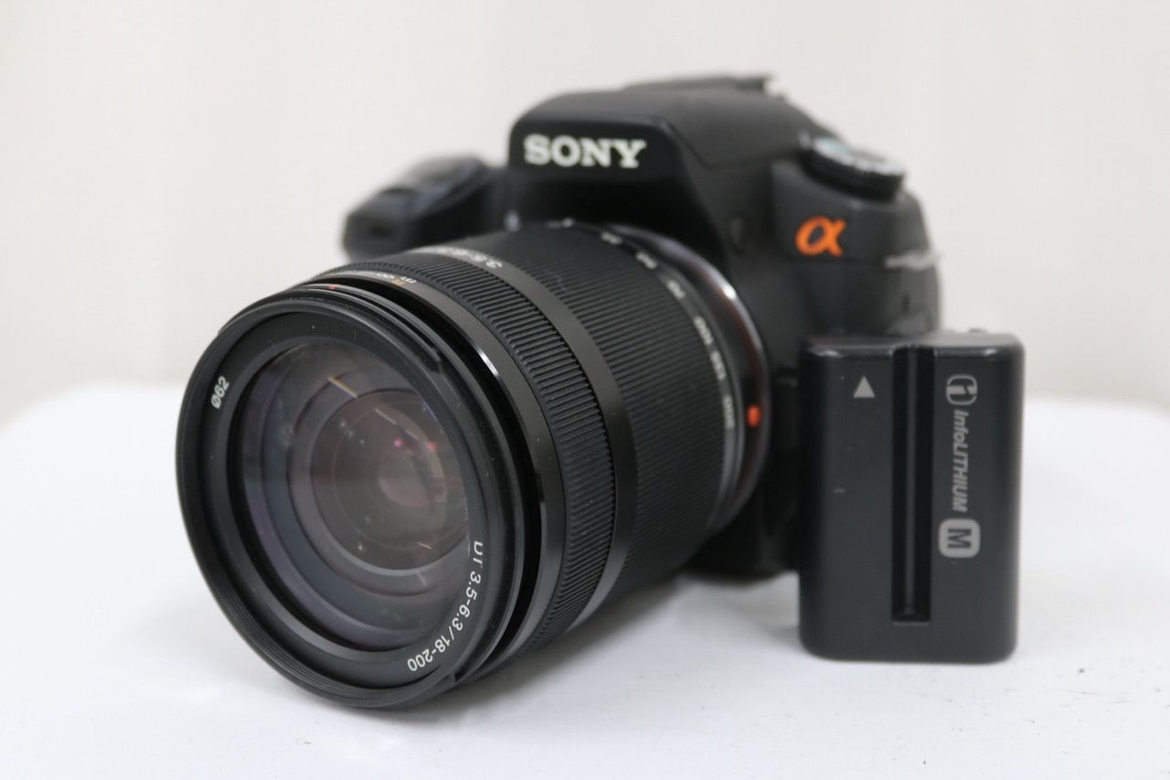 【返品保証】 ソニー Sony a350 DSLR-A350 DT 18mm-200mm F3.5-F6.3 バッテリー付き デジタル一眼 e12041