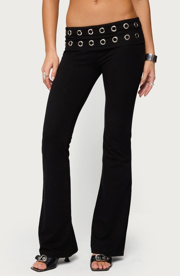アディクテッド レディース ボトムス レギンス ローライズ パンツ EDIKTED Nairobi Grommet Foldover Low Rise Flare Pants Black ブラック