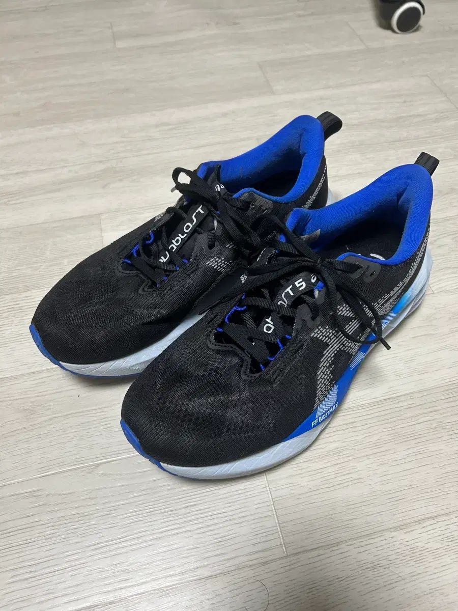 アシックス NOVA BLAST 5 ブラック 白 280