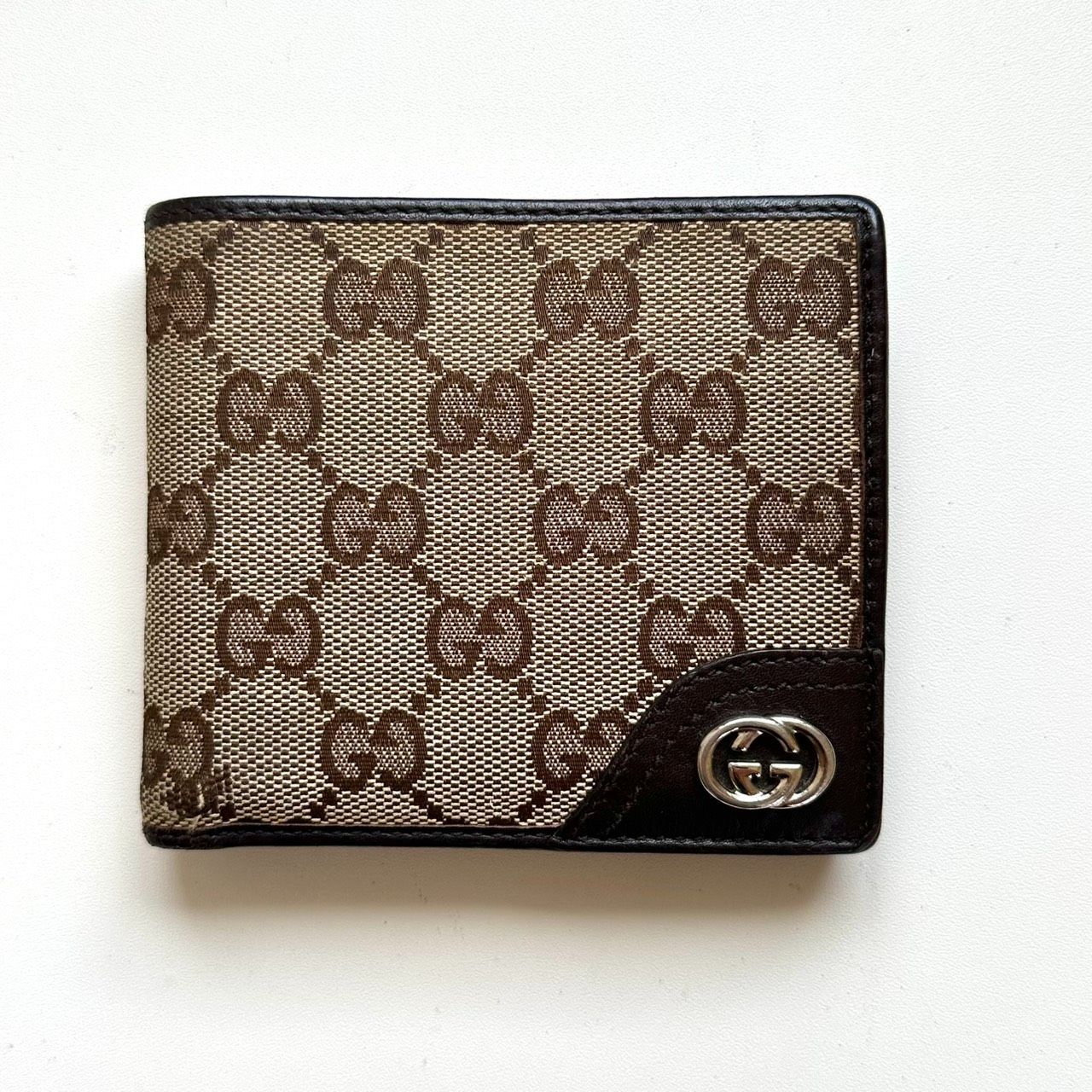 グッチ　GUCCI 二つ折り財布　GGキャンバス　シマ　ダークブラウン