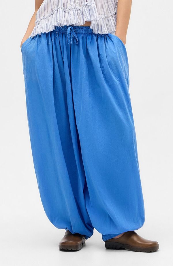 アーバンアウトフィッターズ レディース ボトムス レギンス パンツ BDG Urban Outfitters Irina Balloon Pants Blue ブルー