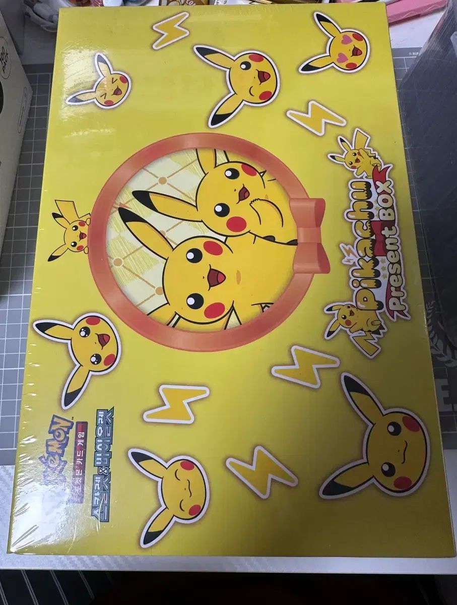 ポケモンカード ピカチュウ プレゼント ボックス