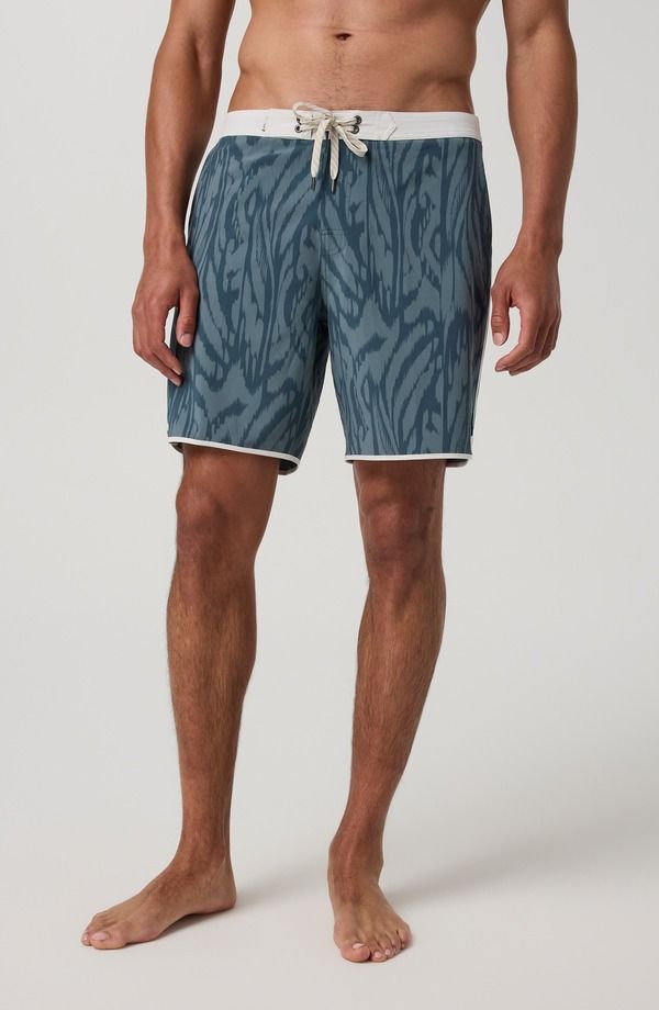 ビュオーリ メンズ 水着 ハーフパンツ・ショーツ ショートパンツ Vuori Cruise Hybrid Board Shorts Blue Sea Mirage ブルー の商品写真