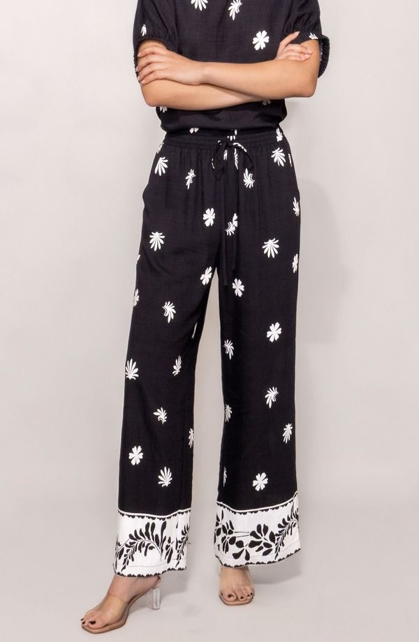 メロデイ レディース ボトムス レギンス フラワー柄 プリント パンツ アンクル フラワー MELLODAY Floral Print Ankle Pants Black White ホワイト