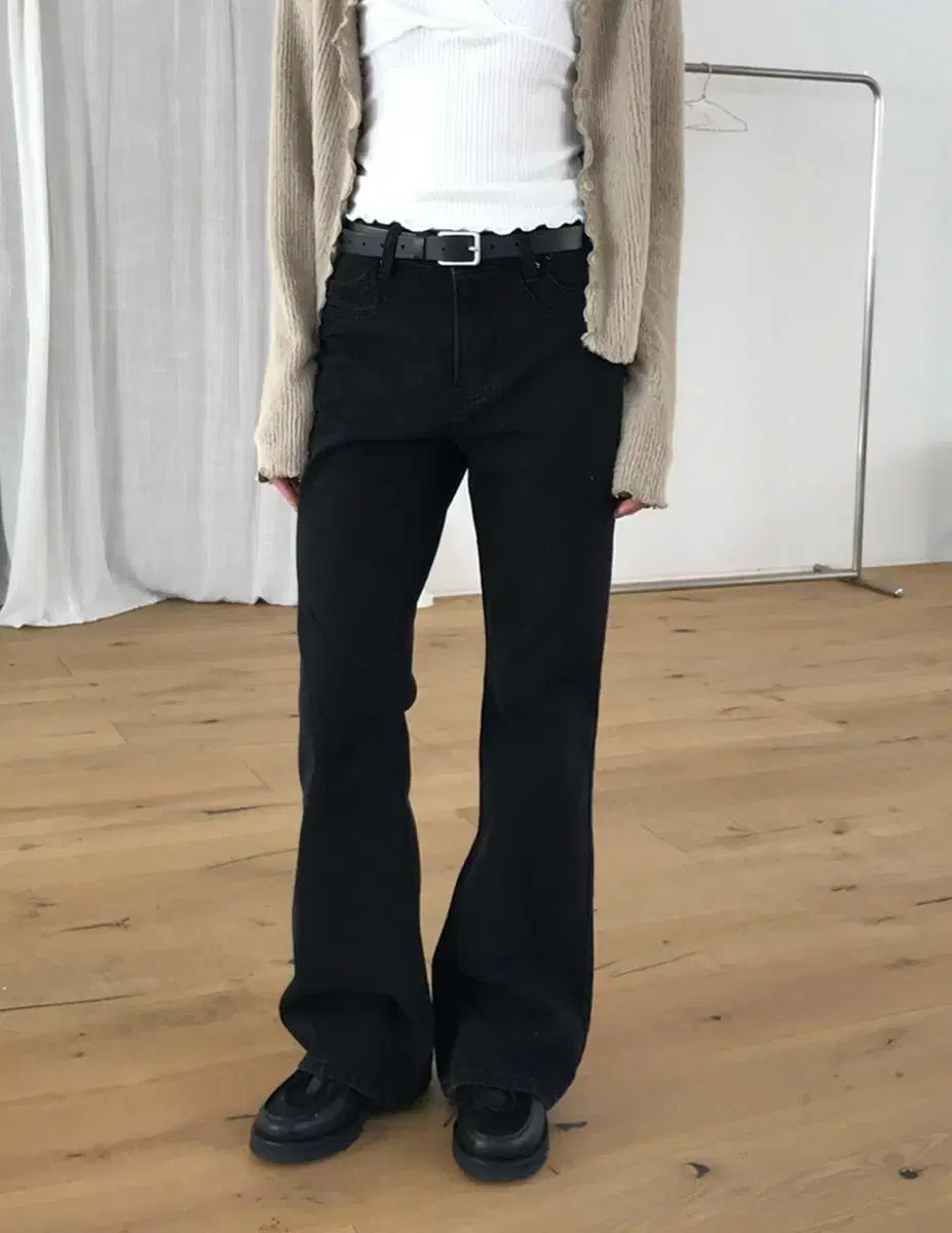 (新品) OF NINE ダート スリット ブーツカット DENIM