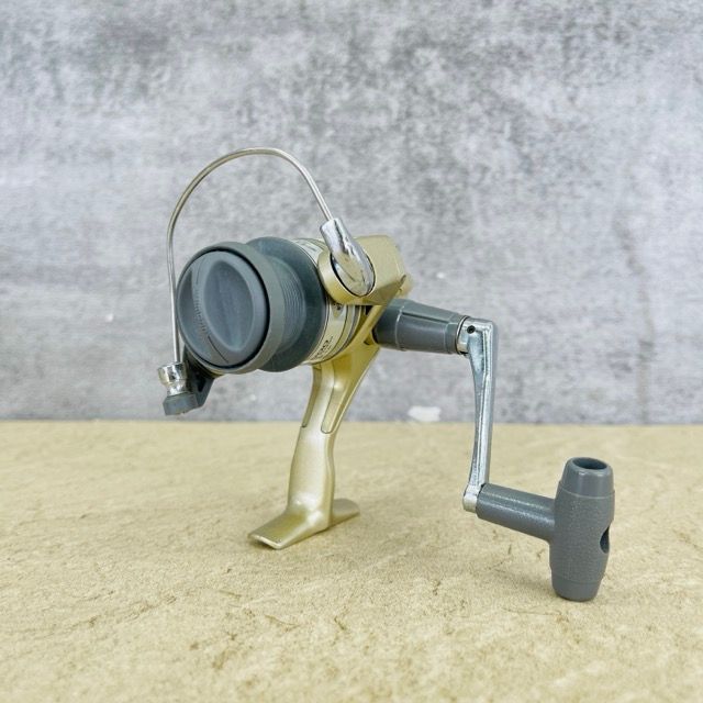 SHIMANO Alivio 1000 スピニングリール 【中古】シマノ アリビオ 釣り