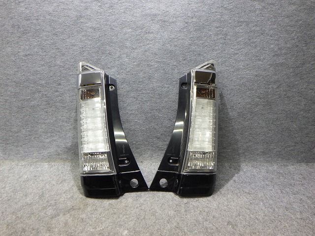 N-BOX　カスタム　JF1　JF2　テール　左右　D106　F　前期　33551-TY0-J51　LED球切れ無し　260513043