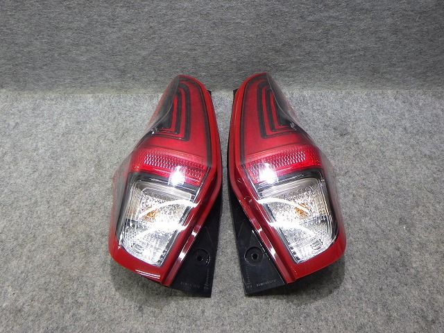 デイズ　テール左右　B43W　D231　A1A　26555-7MA1A　26550-7MA1A　LED玉切れ無し　260513015