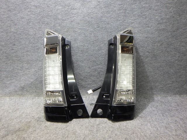 N-BOX　カスタム　テール　左右　JF1　JF2　前期　D106　F　33551-TY0-J51　LED球切れ無し　260513047