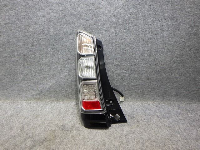 N-BOX 左テール JF1 JF2 前期 D105 K 33551-TY0-J01 LED球切れ無 260513062
