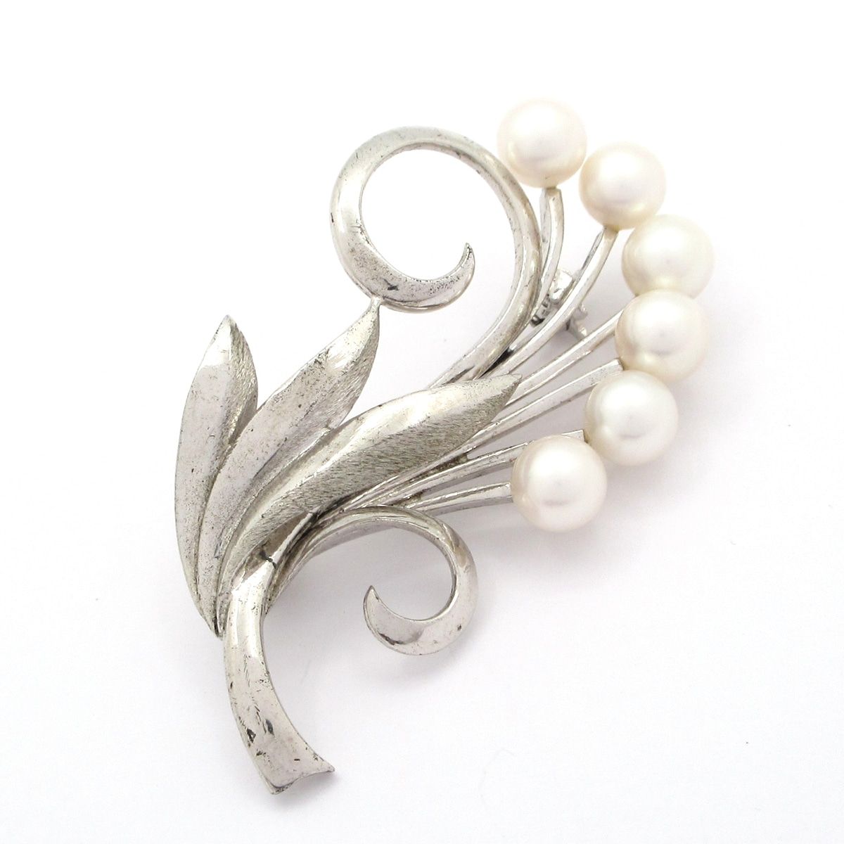 mikimoto(ミキモト) ブローチ - シルバー×白 6Pパール