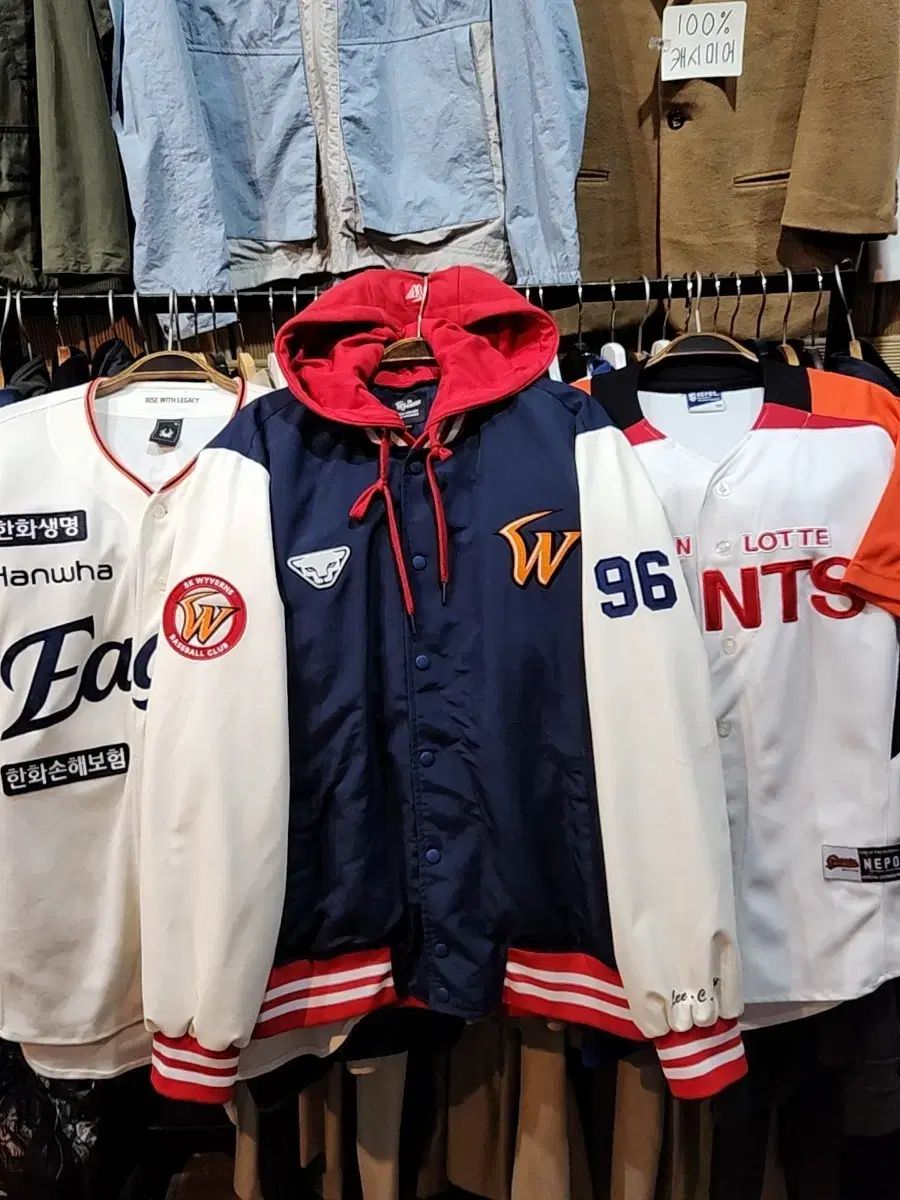 (110) SK ワイバーンズ スタジャン オーバーサイズ スタジアム ジャケット