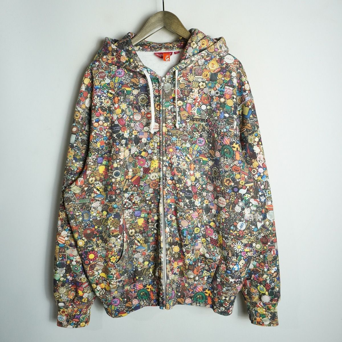 新品 国内正規 26SS Supreme シュプリーム × Mike Kelley マイクケリー Zip Up Hooded Sweatshirt スウェット パーカー サイズL 本物2883Q♪