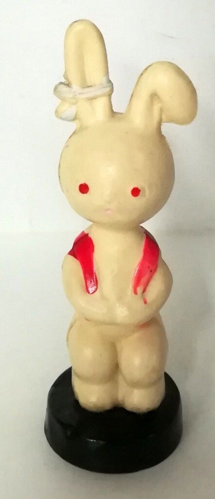 エスエス製薬 ピョンちゃん 2代目/セルロイド 8.5cm 台座/右耳リボン