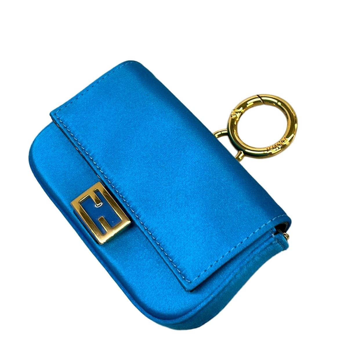 FENDI(フェンディ) キーホルダー(チャーム)美品 ナノバゲット 7AR844 ブルー