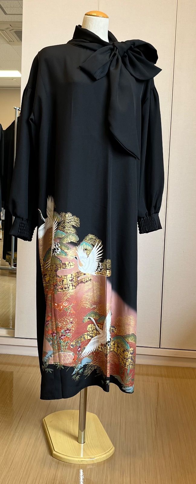 飛鶴松紋様　ボータイ留袖リメイクドレス　Aライン裏なし
