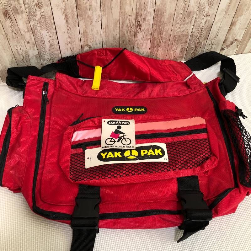 タ YAK PAK(ヤックパック) 大容量メッセンジャーバッグ レッド 訳アリ