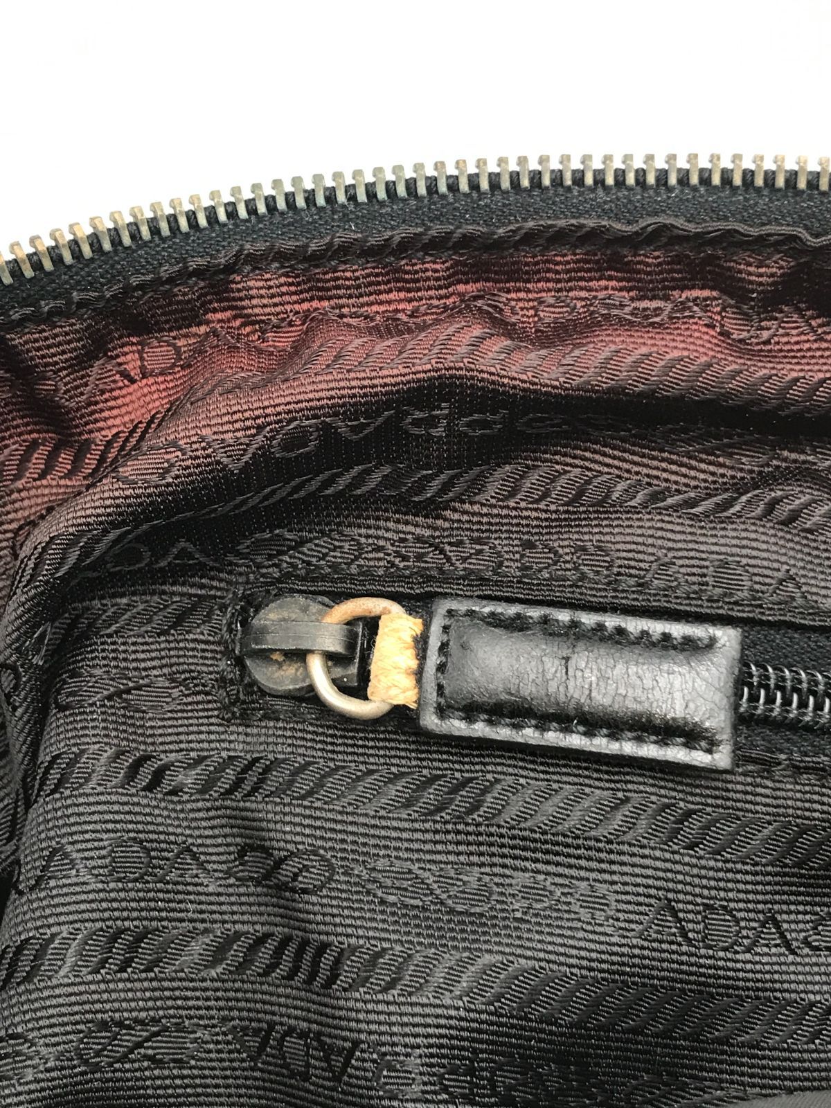 PRADA　プラダ　ショルダーバッグ　キルティング　三角ロゴ　テスートナイロン×レザー　ブラック系　肩掛け　1920