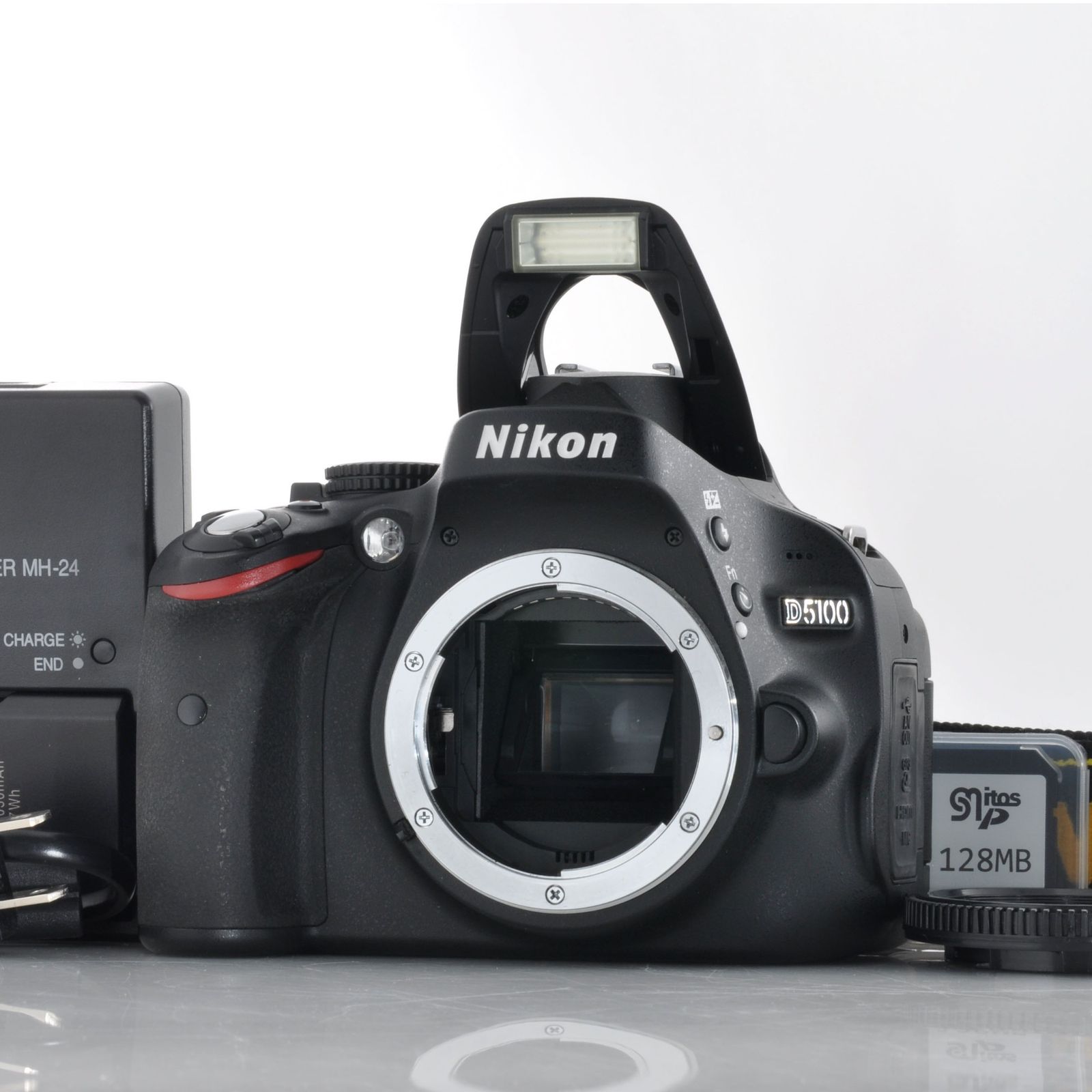 撮影枚数1,063枚【ニコン】Nikon D5100 デジタル一眼レフカメラ #T330A