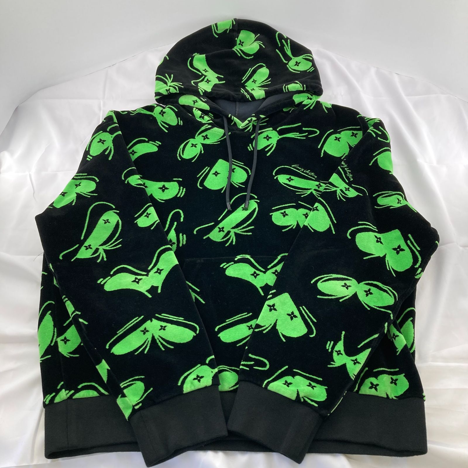 LOUIS VUITTON(ルイヴィトン)　LVアイズグラフィックパーカー　1AAGWG　RM222 RC6 HNY88W　ブラック×グリーン