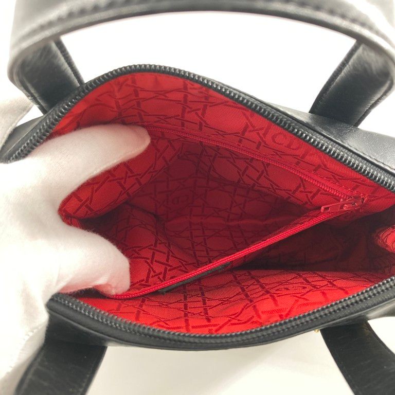 Christian Dior（クリスチャンディオール） ロゴ チャーム レザー