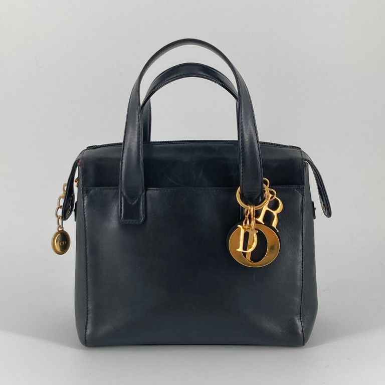 Christian Dior（クリスチャンディオール） ロゴ チャーム レザー