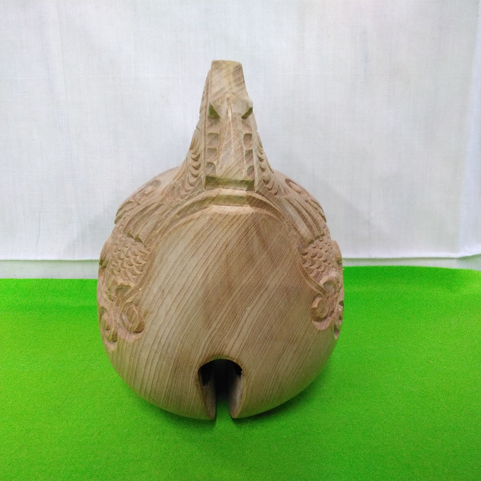 仏具日本 尾張 玉鱗工 上彫刻5寸木魚 音にこだわった木魚です。中高音 