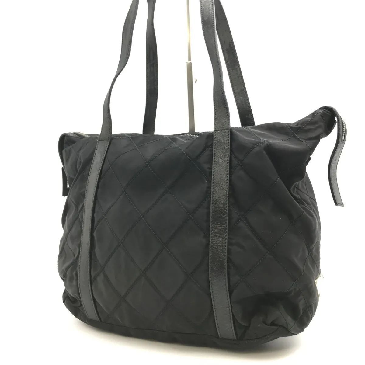 PRADA　プラダ　ショルダーバッグ　キルティング　三角ロゴ　テスートナイロン×レザー　ブラック系　肩掛け　1920