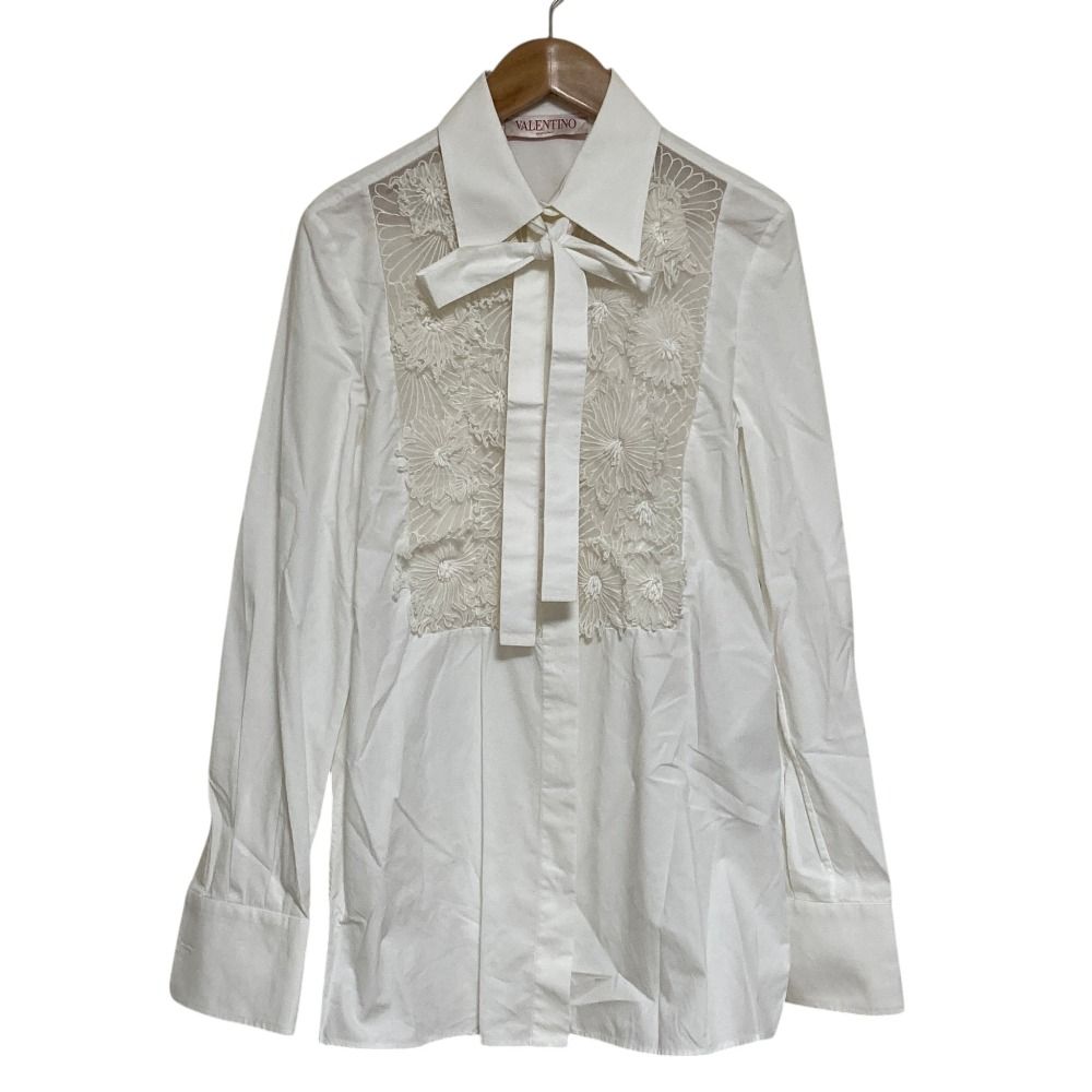 良品 Valentino ヴァレンティノ ボウタイ付きフラワーレースドレスシャツ サイズ38 ホワイト レディース 古着 中古 USED
