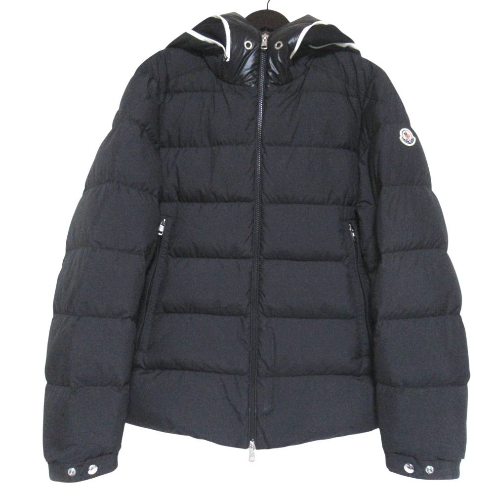 良品 23AW MONCLER モンクレール CARDERE ロゴプリント フーデッド ナイロンダウンジャケット I20911A00182 サイズ3 ブラック メンズ 古着 中古 USED