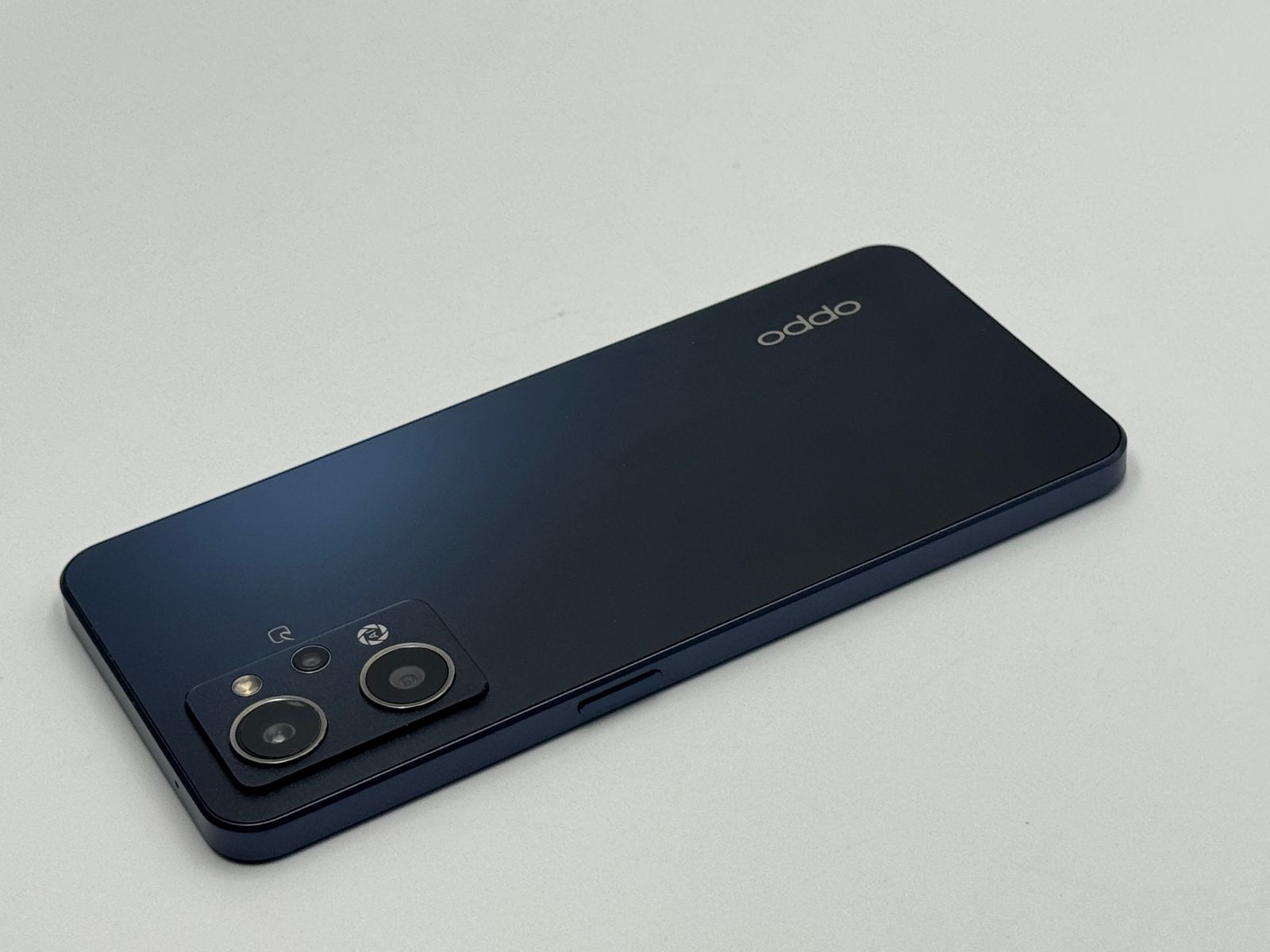 箱付き中古A】OPPO Reno7 A A201OP スターリーブラック SIMフリー 白