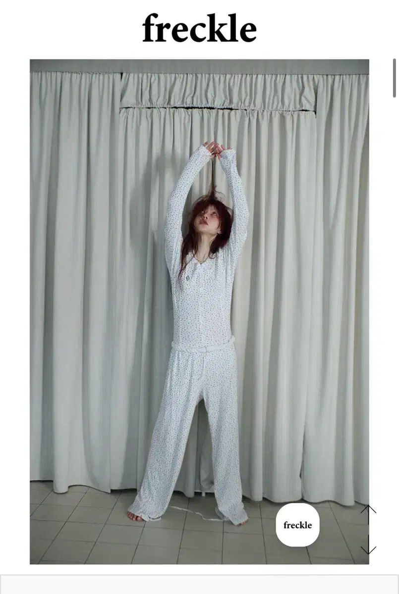 プレックル tie-hem pants in flower