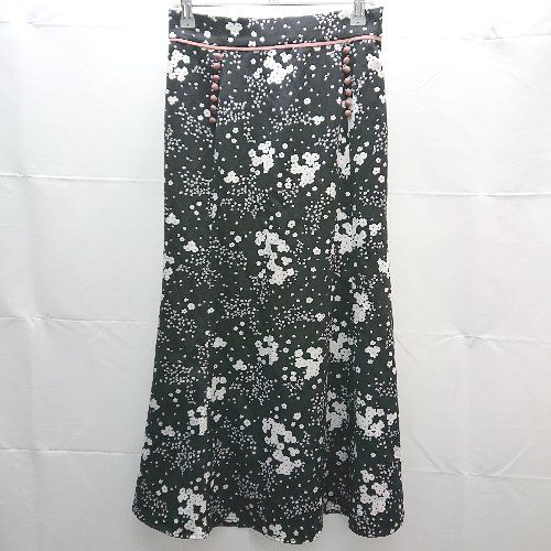 ◇ SNIDEL バックスリット　飾りボタン ロング 小花柄　サテン　ロング　フレア　スカート サイズ0 ブラック レディース E 【1301260039885】