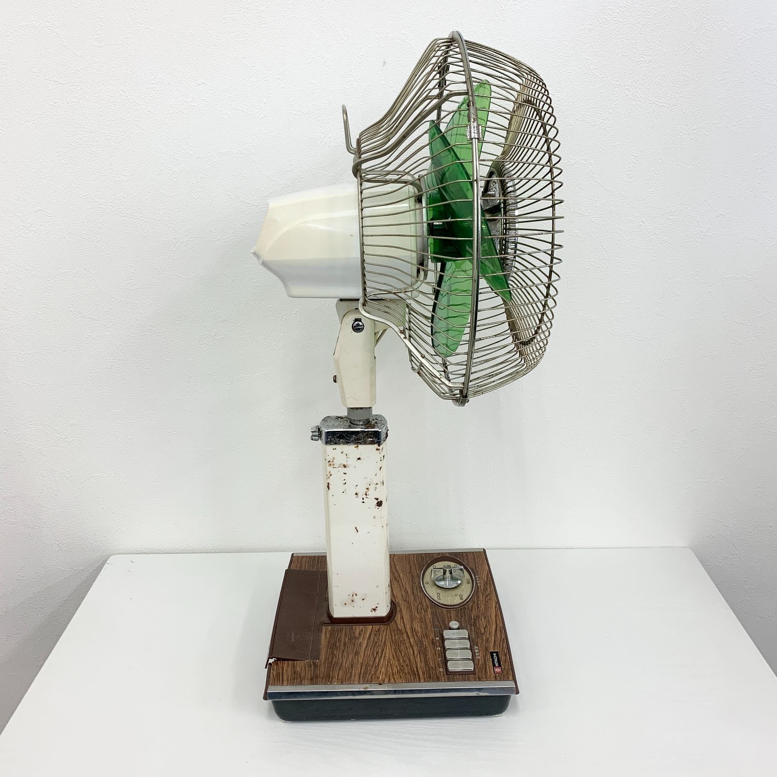 【動作品】日立 HITACHI 昭和レトロ 扇風機 アンティーク 首振り機能付き ジャンク 日立 HITACHI 扇風機 首振り 昭和レトロ 木目 羽 - メルカリ