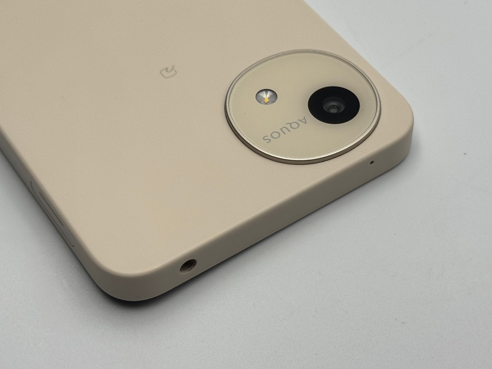 箱付き中古B】AQUOS wish4 SH-52E ホワイト SIMフリー 白ロム - メルカリ
