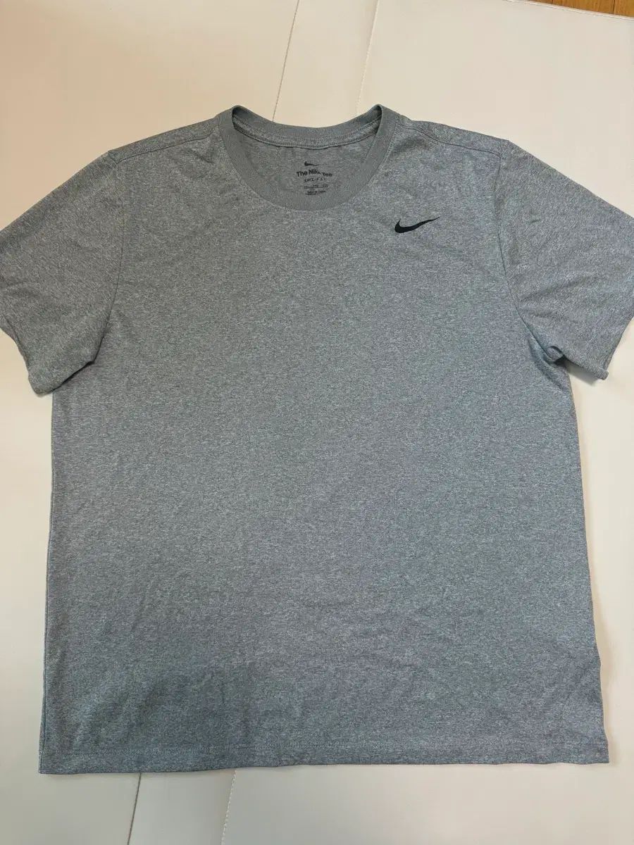 (ほぼ新品) NIKE ドライフィット グレー ランニング/デイリー レジェンド 半袖 110