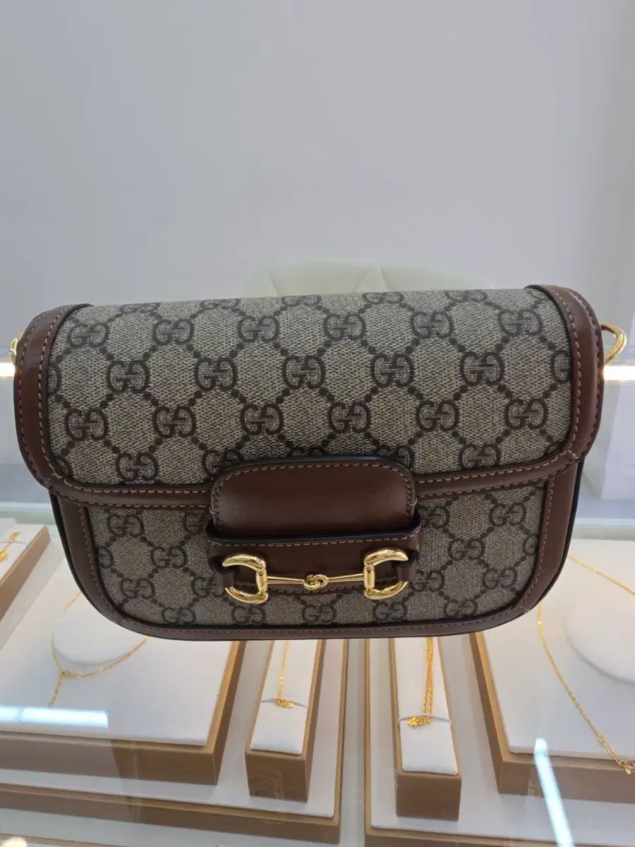 グッチ ホースビット GG シュプリーム ショルダーバッグ