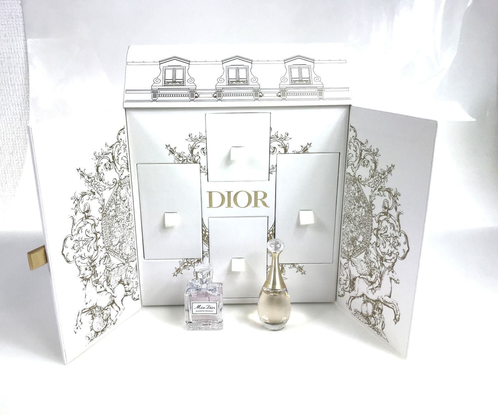 Dior | j