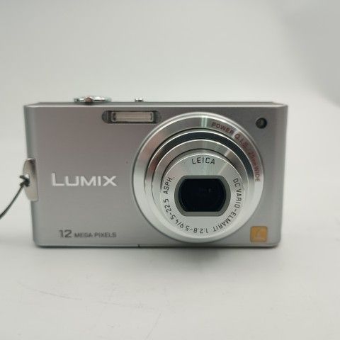 Panasonic LUMIX DMC-FX60 Silver コンパクトデジタルカメラ