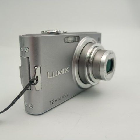 Panasonic LUMIX DMC-FX60 Silver コンパクトデジタルカメラ