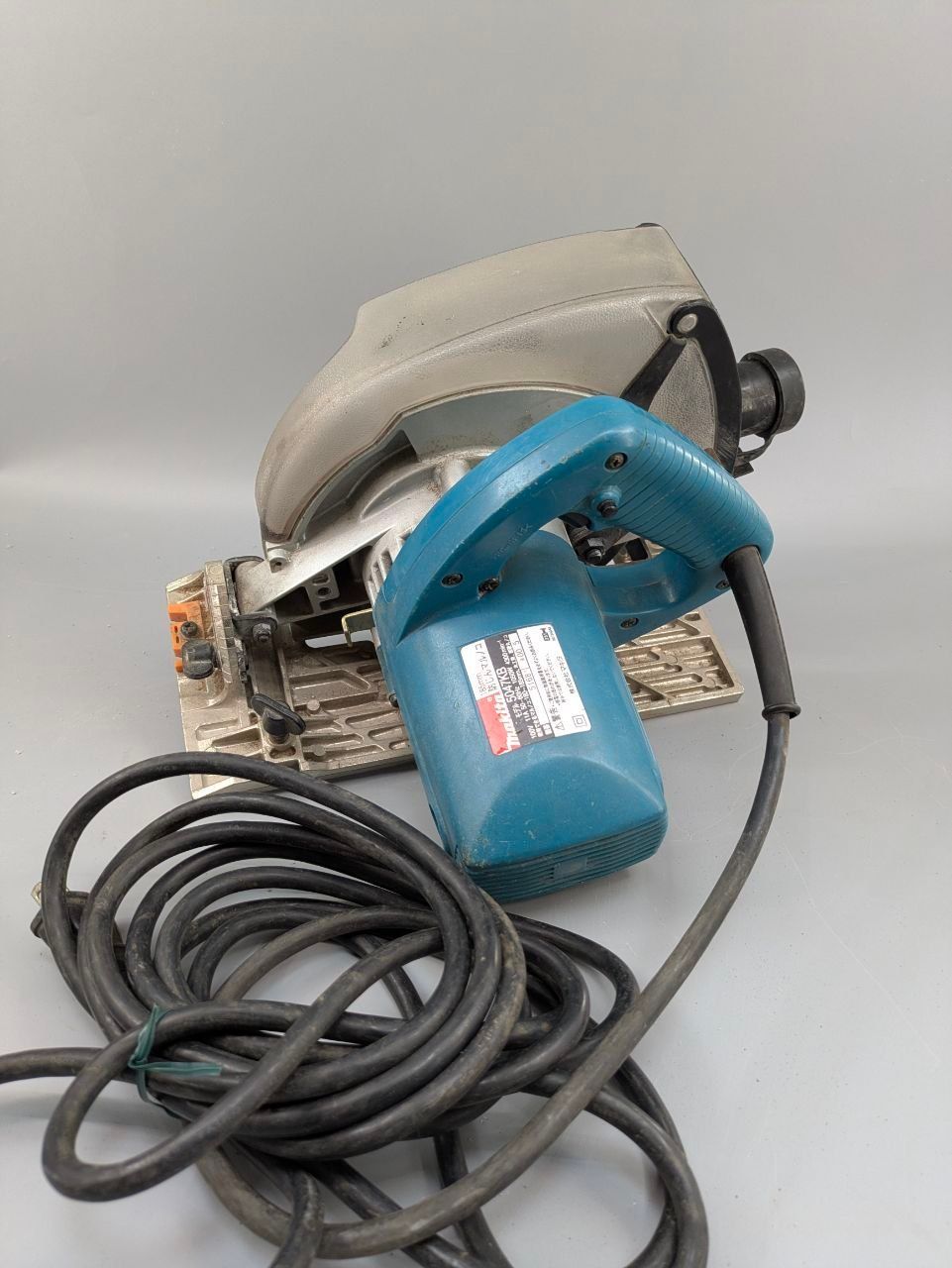 マキタ 185mm 防じんマルノコ 5047KB 動作確認済 切断砥石20枚付(金の卵/タフ100) makita 丸ノコ 電動工具 DIY