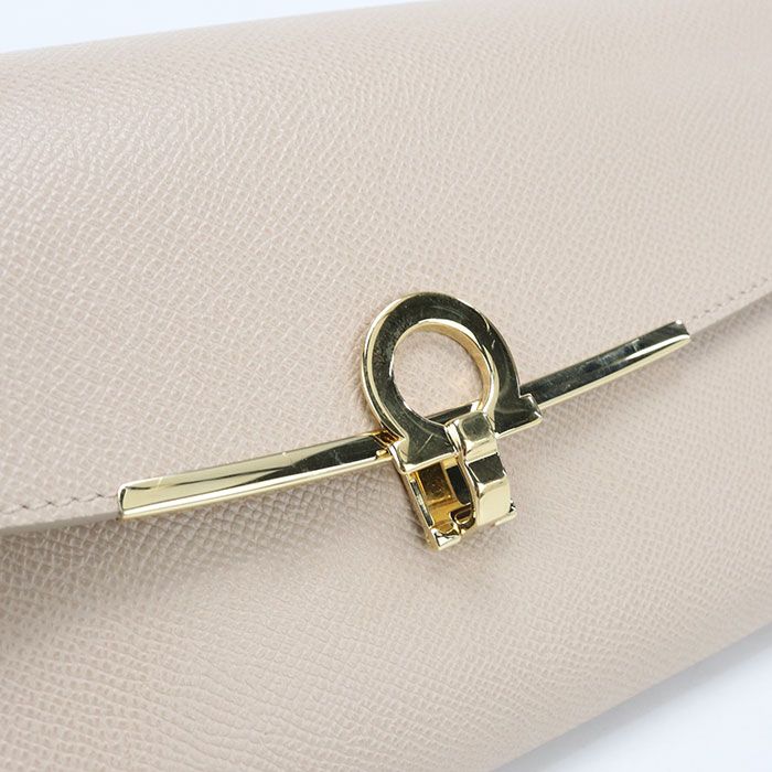 FERRAGAMO フェラガモ チェーンショルダーバッグ ガンチーニ 22 C941 ショルダーバッグ カーフ【中古】 レディース FERRAGAMO フェラガモ チェーンショルダーバッグ ガンチーニ 22 C941 ショルダーバッグ カーフ【中古】 レディース