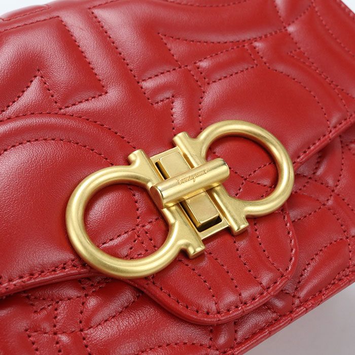 FERRAGAMO フェラガモ チェーンショルダーバッグ ガンチーニ 21 H153 ショルダーバッグ カーフ【中古】 レディース