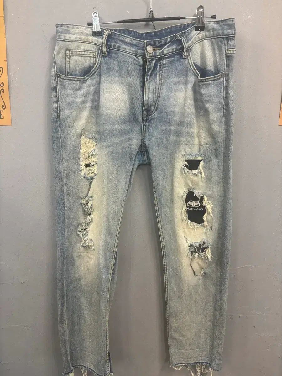 (中古)バレンシアガ デストロイ デニム パンツ