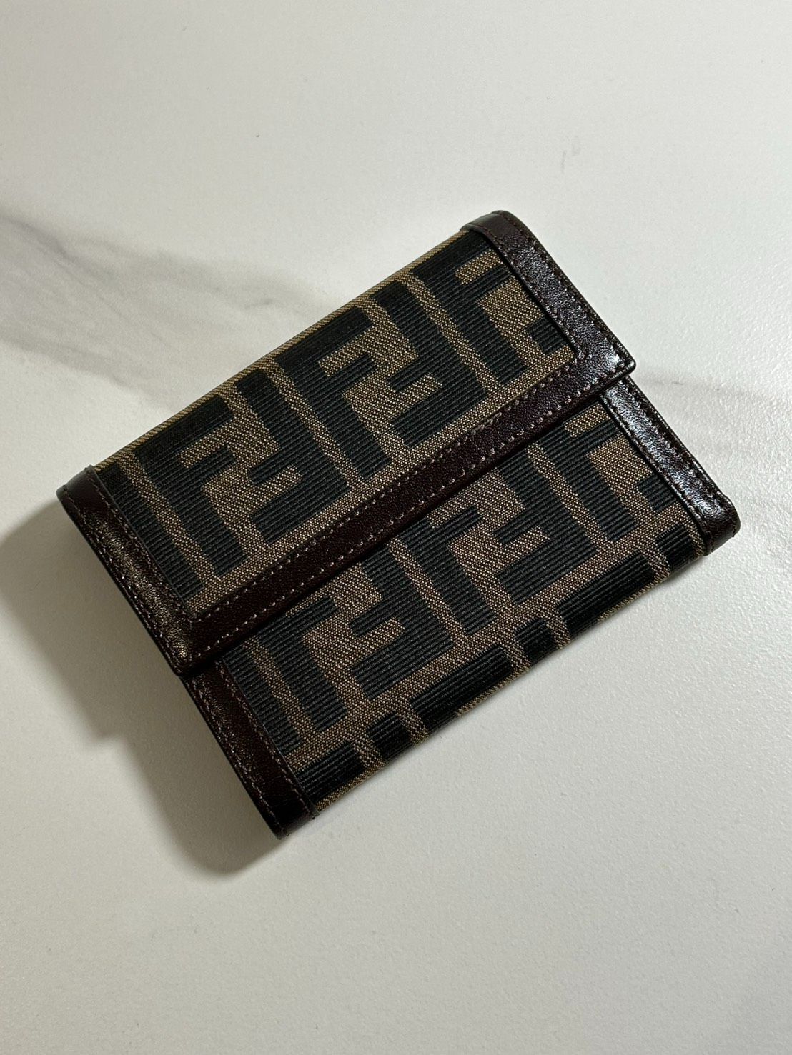 【FENDI】フェンディ ズッカ柄 三つ折り財布 ブラウン