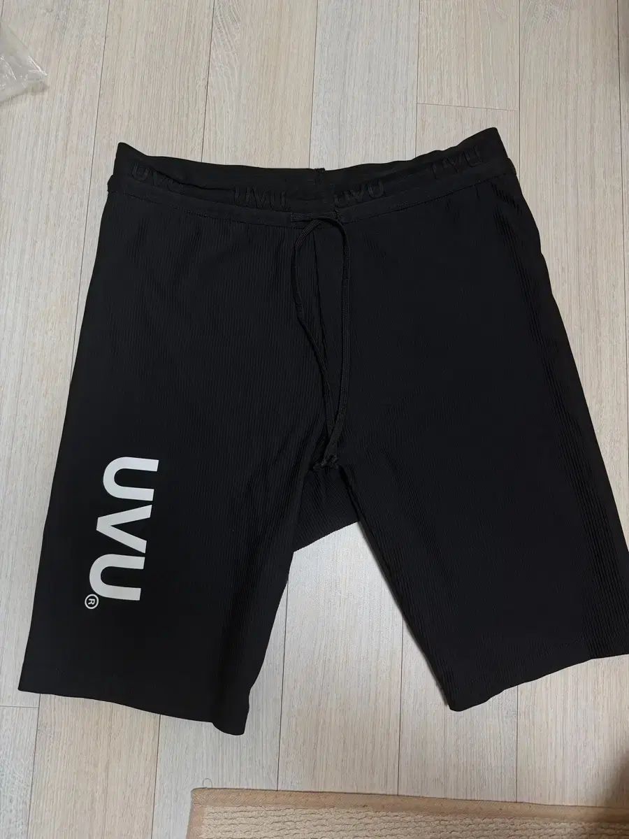UVUタイツ出品