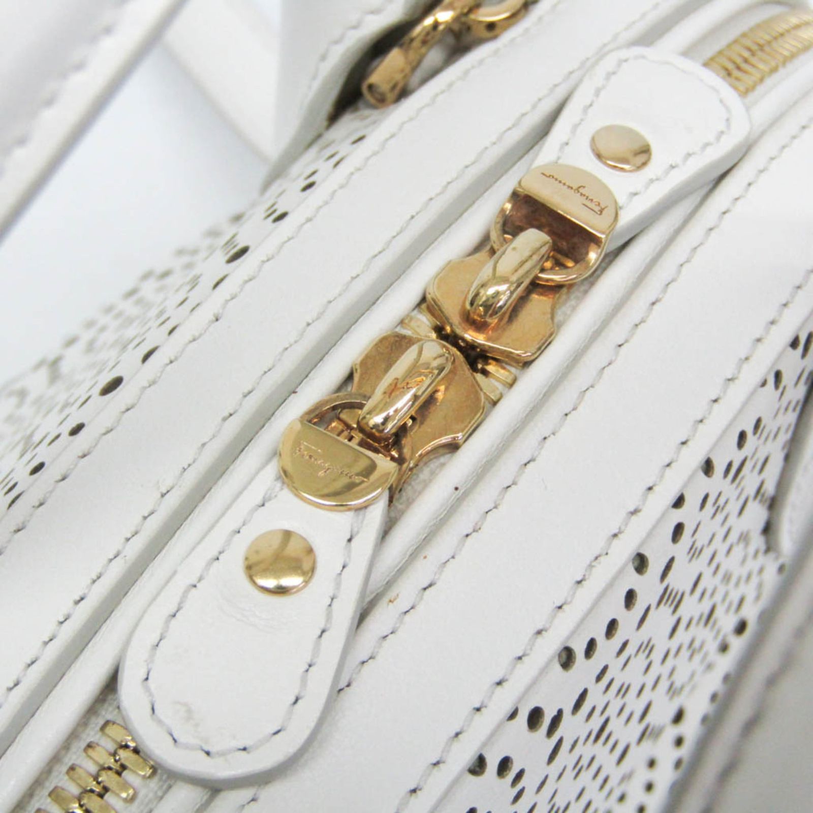 サルヴァトーレ・フェラガモ(Salvatore Ferragamo) フィアンマ FIAMMA 