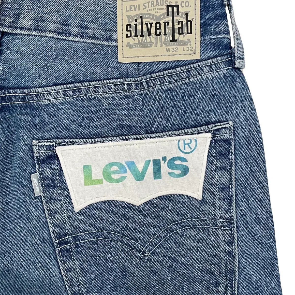 LEVIS Silver Tab ワイドレッグジーンズ - メルカリ