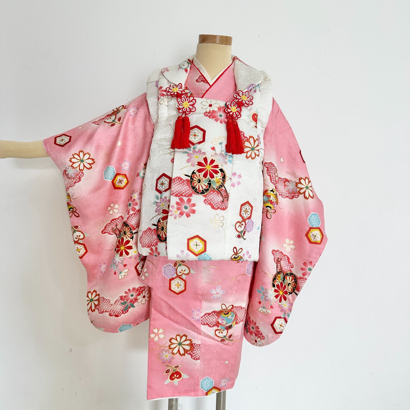 T529 七五三3歳女の子着物・襦袢・被布セット　　ピンク　白　　大人気　　　ビンテージ　中古　＃きもの猫田