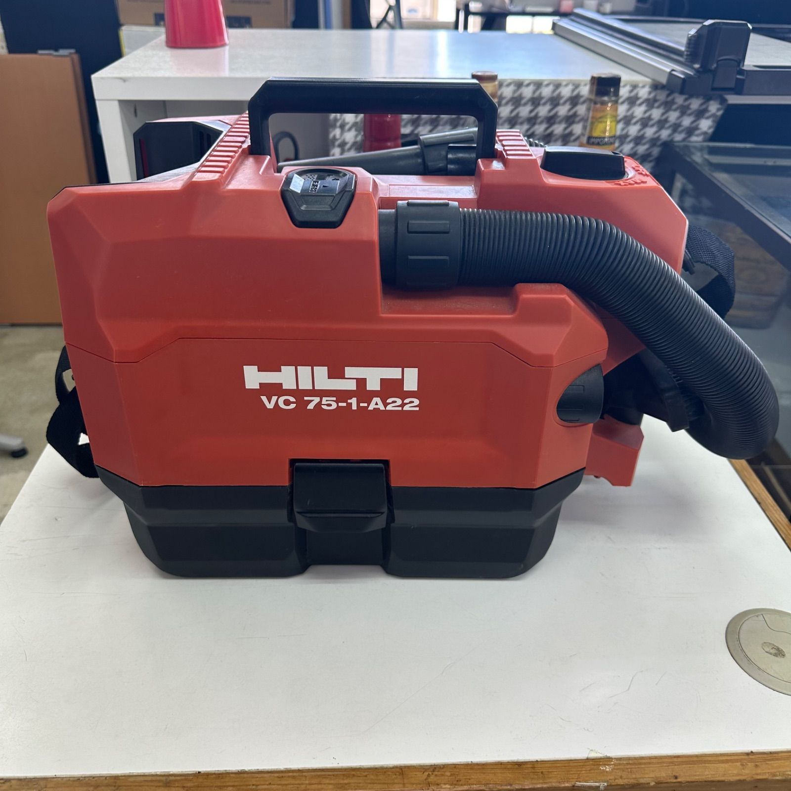 ?225 HILTI 充電式バキュームクリーナー VC75-1-A22
